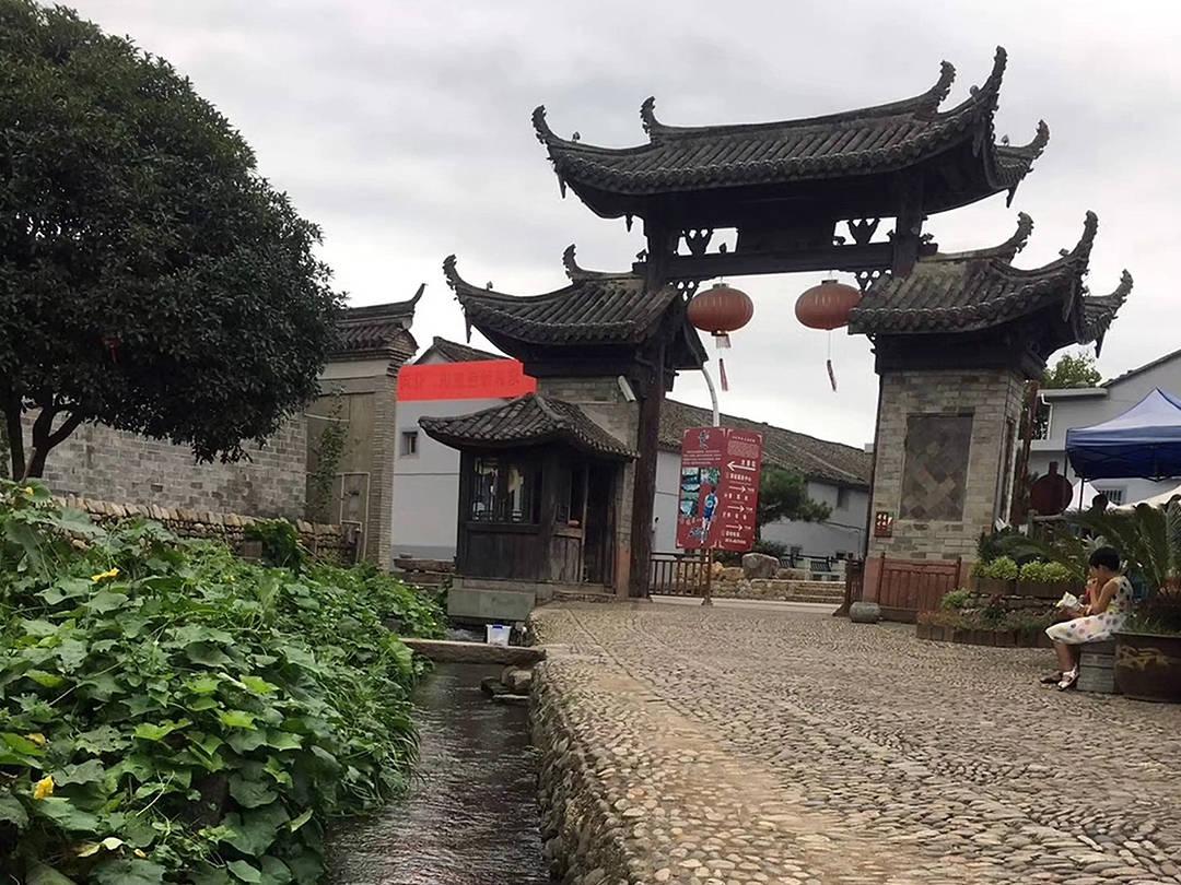 江苏企业悬赏百万征集福州一执法人员违法线索,合法吗?律师解读三大焦点